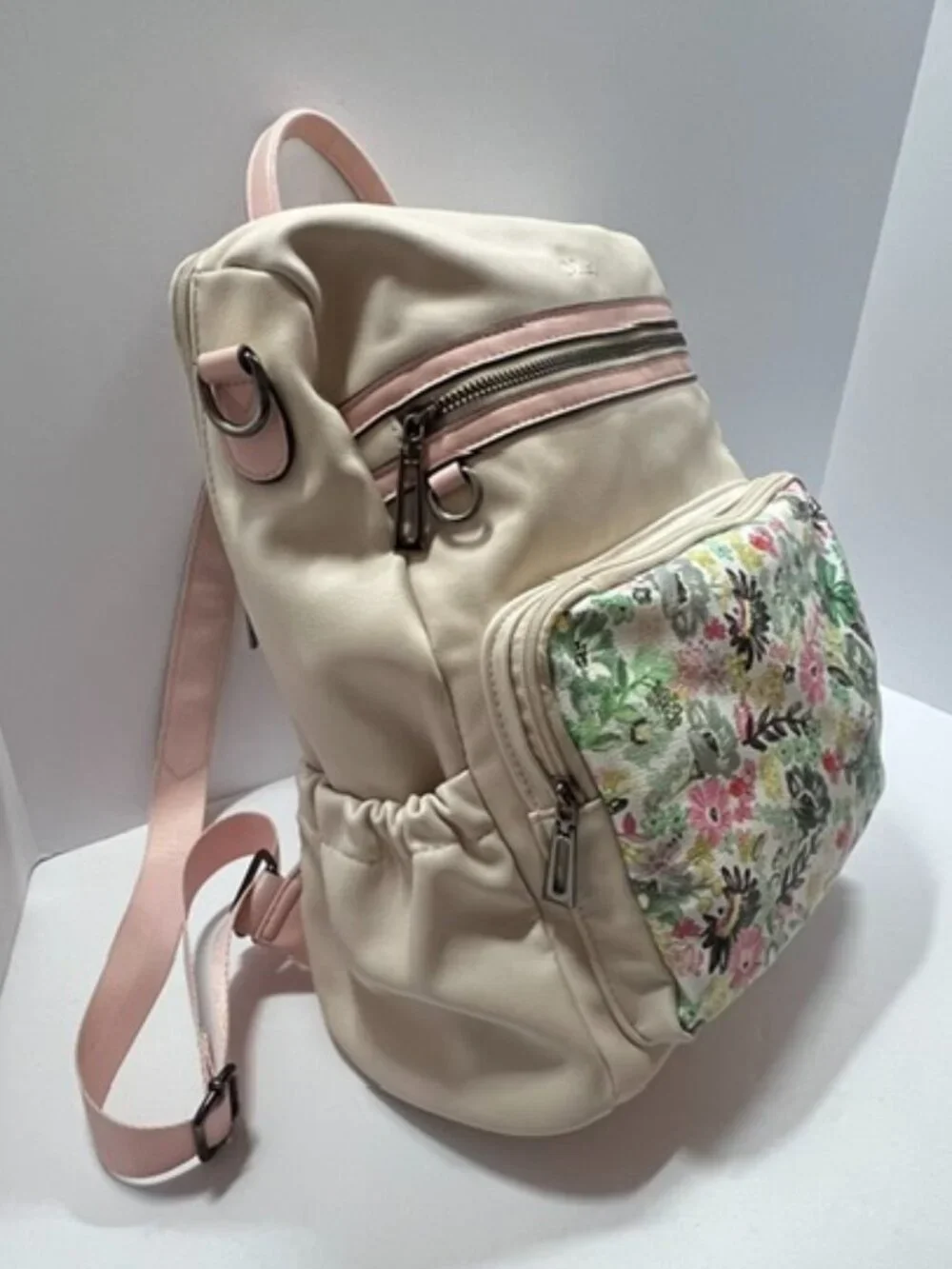 Cluci Cream/Pink w/Floral Front-Pocket Vegan Leather Backpack EUC